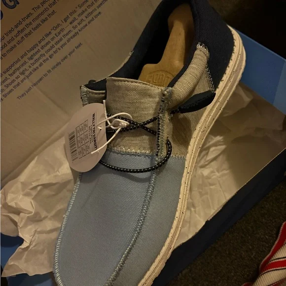 Hey Dude Wally tri varsity light blue size 11 men’s never worn Amazon.com: HEYDUDE Wally Tri Varsity Light Blue Size M6  main image 4